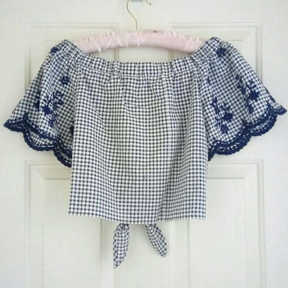 πHPπ Forever 21 Off the Shoulder Cropped Blouse - Picture 2 of 5